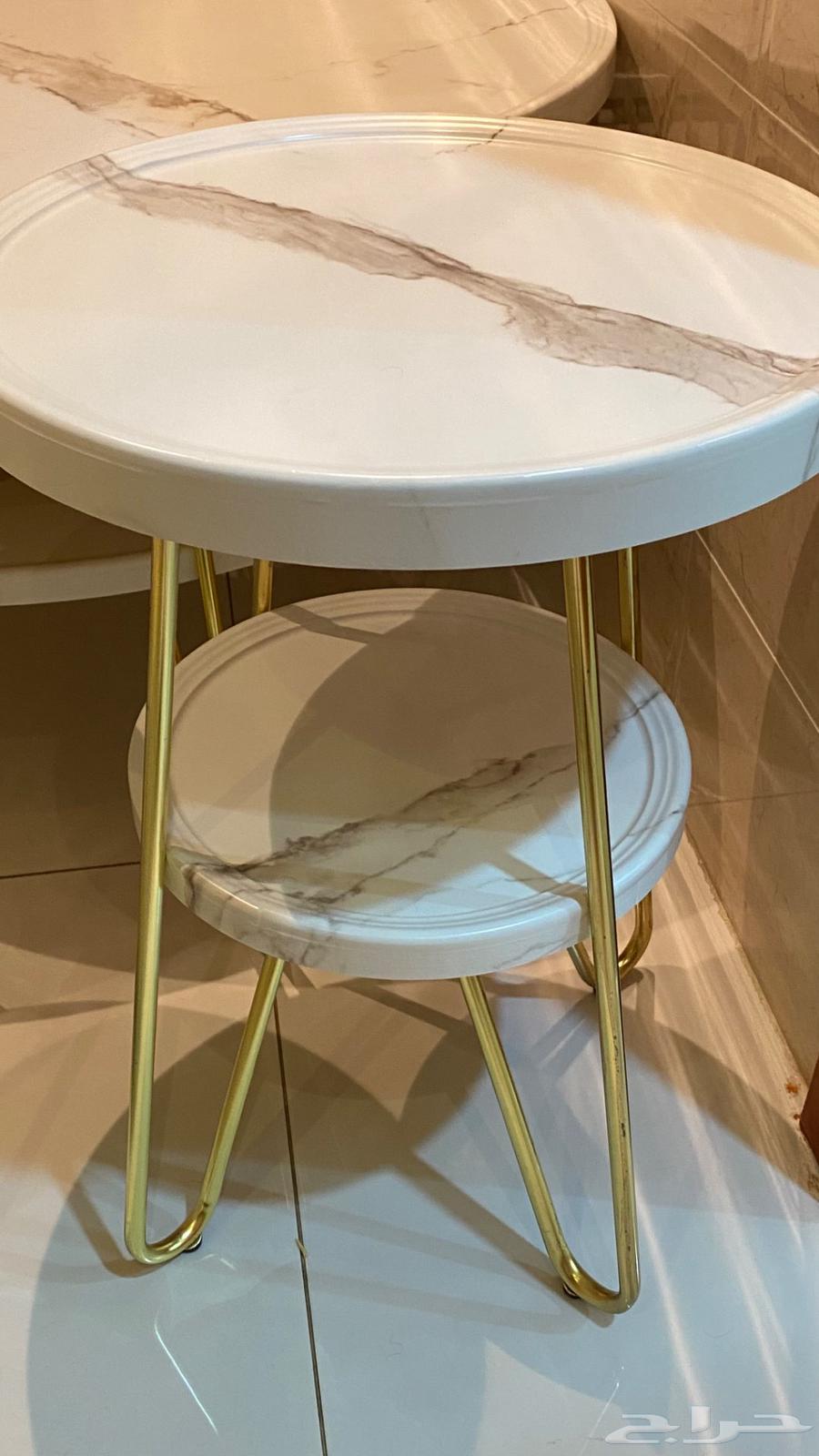 Large table with four service tables63779904167939111