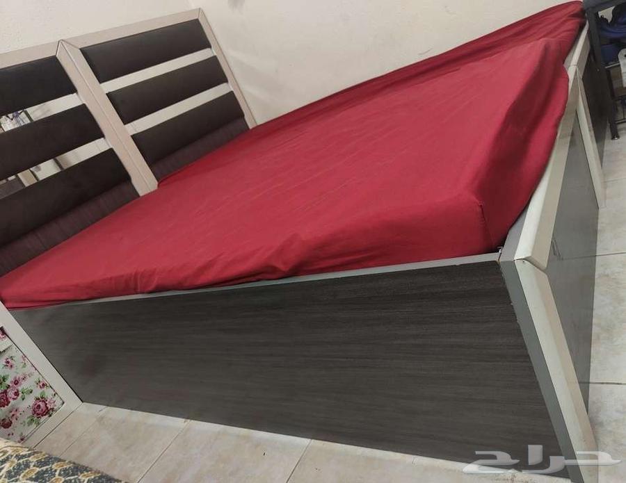 2 سرير فردي مع المراتب نظيف جد ا بحالة ممتازة63779382703873114