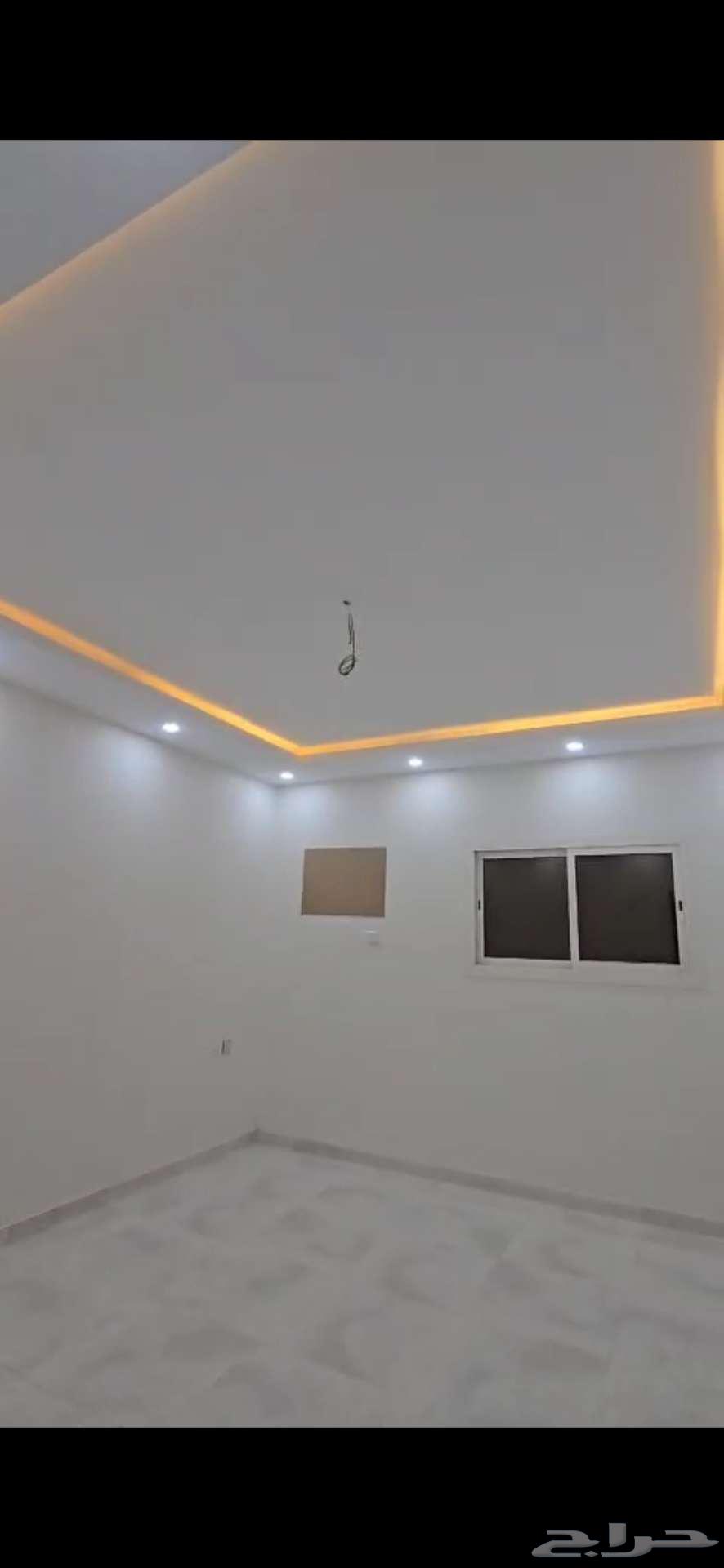للبيع شقة ارضية مساحة كبيره مع مشب63613344703363114