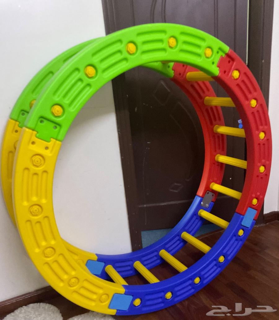 Climbing and Playing Wheel Game63793880014978110