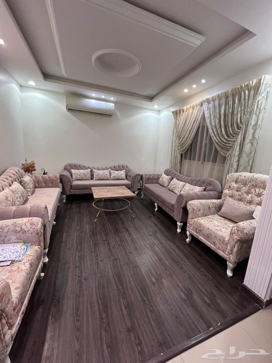 كنب فخم شبه جديد63792757762178110