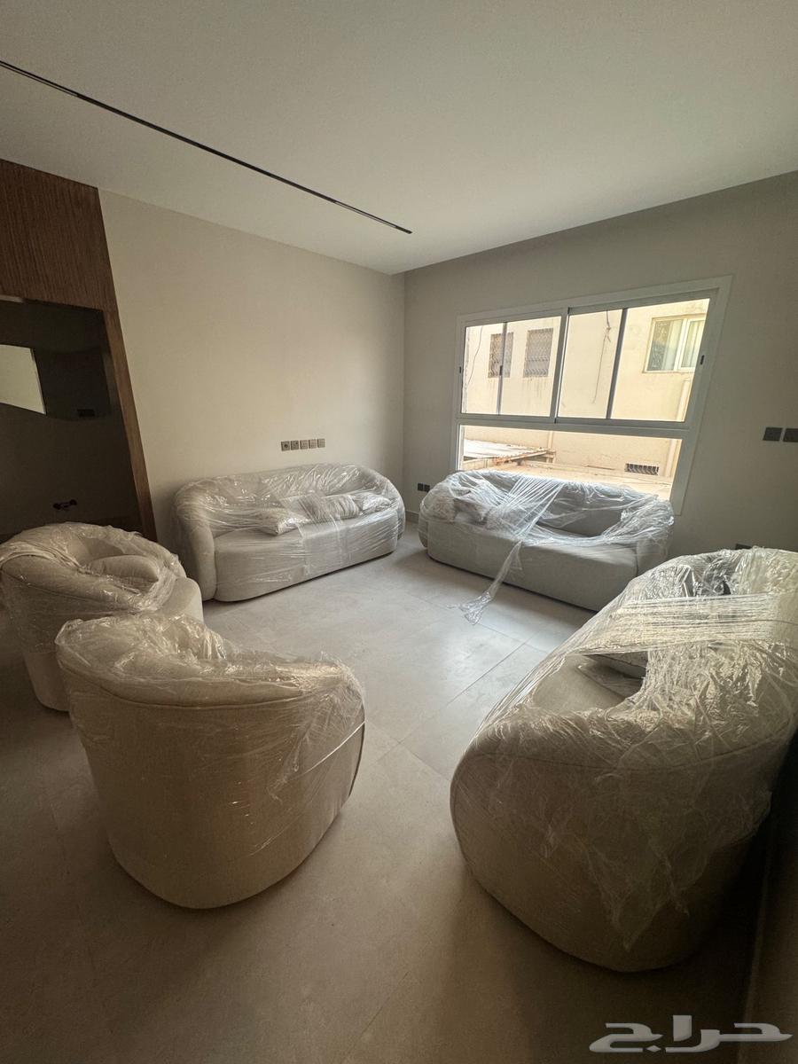 Luxurious new five-piece sofa, 3 large and 2 small63796135331586112