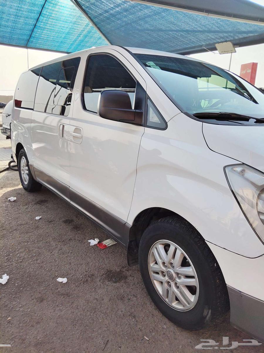 Monthly and daily trip delivery with Hyundai H1 car63613928405763111