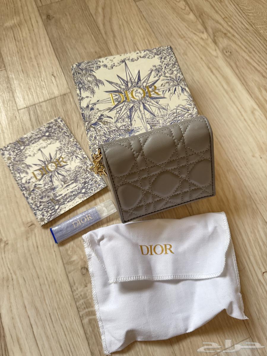Dior wallet discounted by 350 SAR63799321811201110