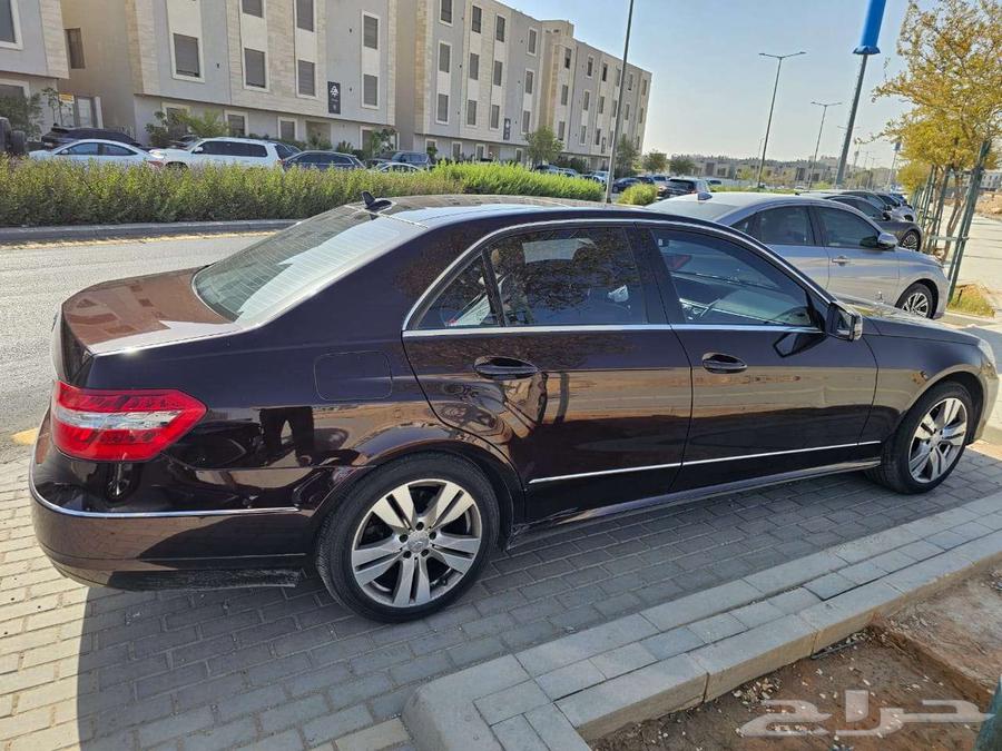 Mercedes E300 2011 model, 140,000 km driven. Price 62,000 SAR64122537996033113