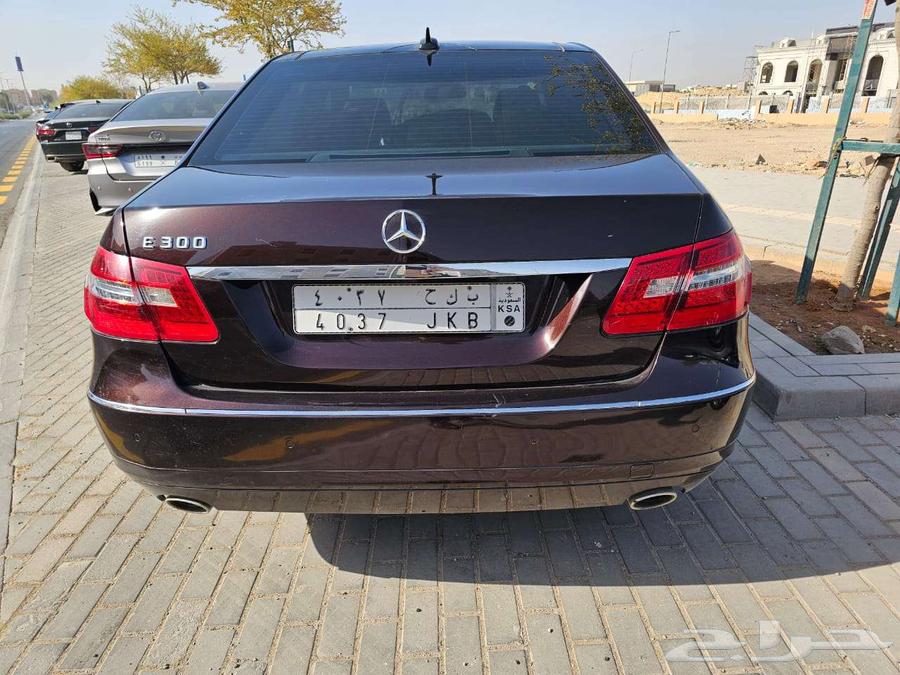 Mercedes E300 2011 model, 140,000 km driven. Price 62,000 SAR64122537996033112
