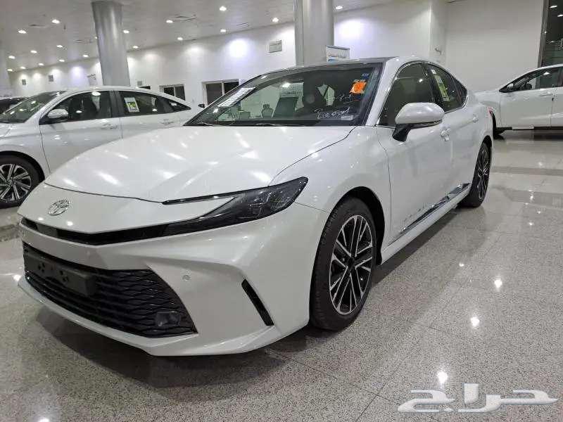 كامري جراندي 2.5 سيدان بنزين اوتوماتيك (أبيض  2025)64144524480003111