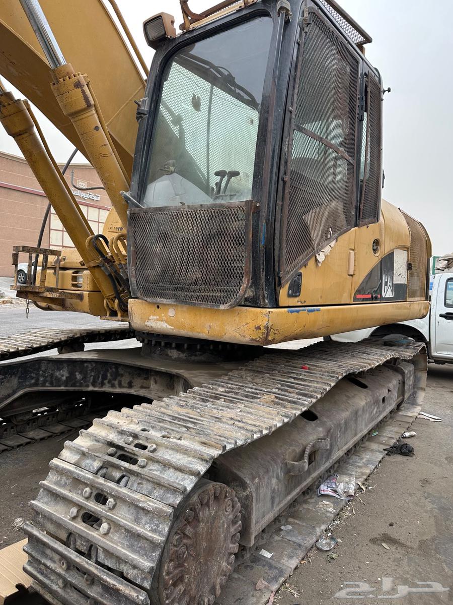 للبيع ثلاث بوكلينات موديل 2007 كتر حجم 32064174451688451112