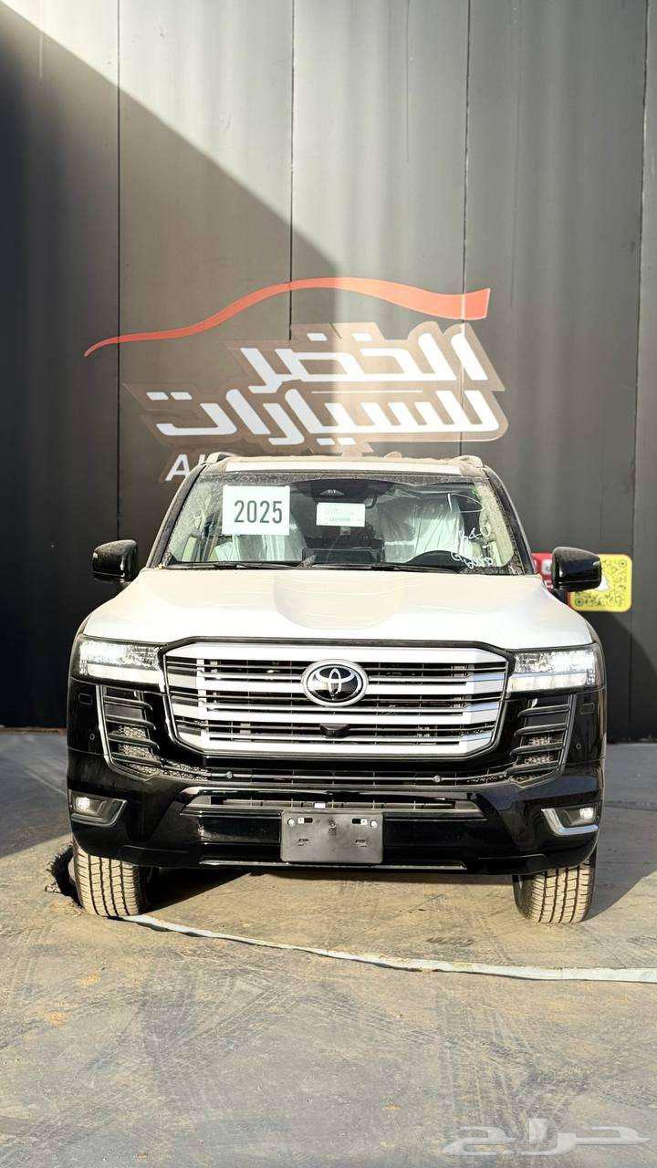 تويوتا لاندكروزر GXR رقم 3 بنزين 2025 كاش أو أقساط64180090595585110