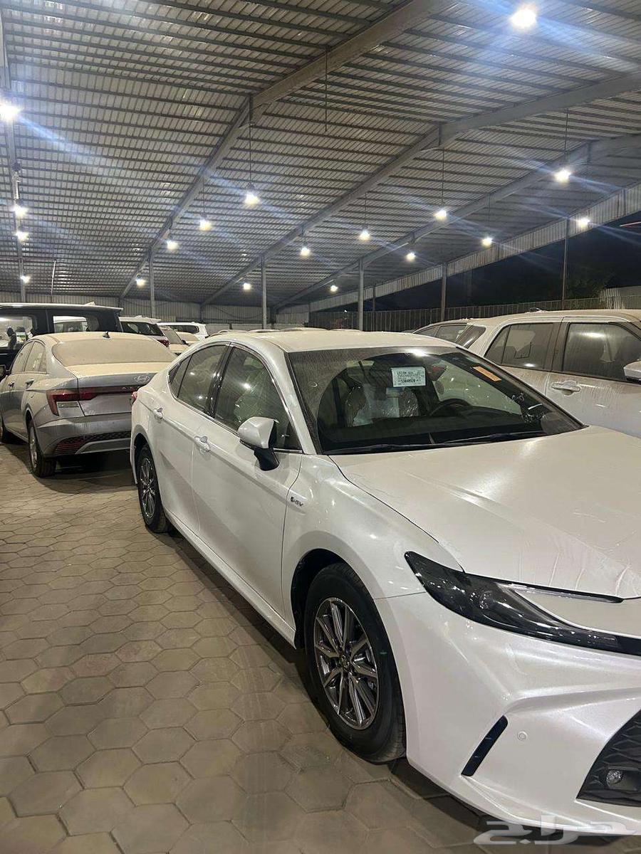 تويوتا كامري E ستاندر هايبرد 202564186951190915110