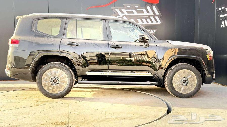 تويوتا لاندكروزر GXR رقم 3 بنزين 2025 كاش أو أقساط64180090595585113