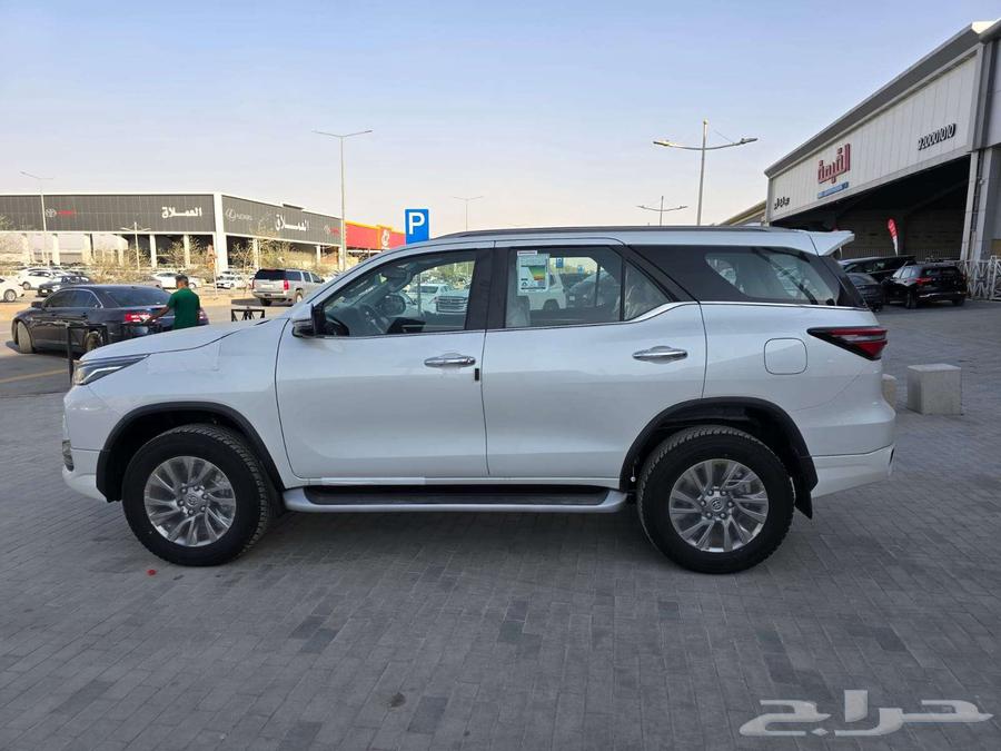 تويوتا فورتشنر VX3 بنزين 202564182341852033112