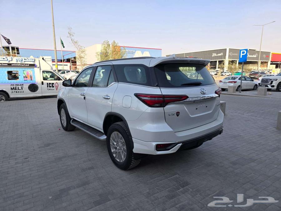 تويوتا فورتشنر VX3 بنزين 202564182341852033114