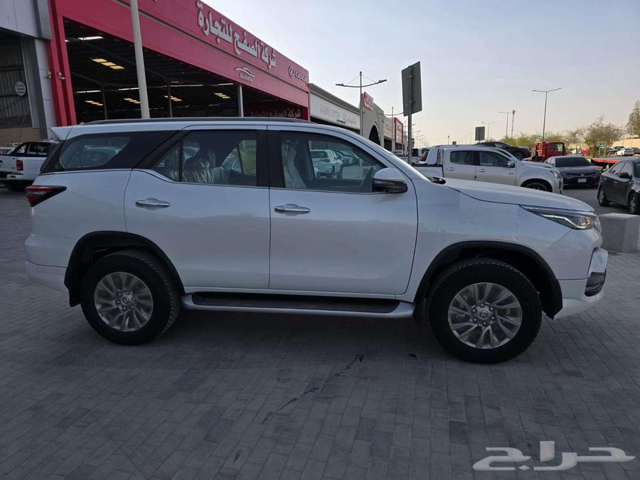 تويوتا فورتشنر VX3 بنزين 202564182341852033113