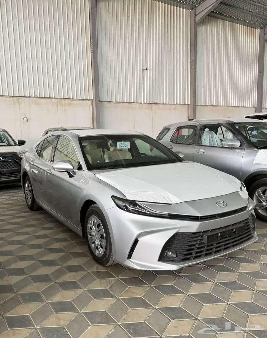 تويوتا كامري E خليجي ستاندر 2025 اصفار الساير64215808670979111