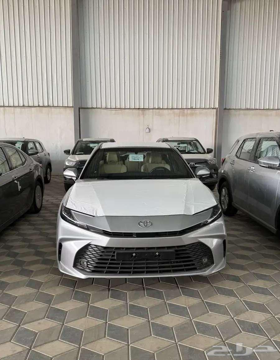 تويوتا كامري E خليجي ستاندر 2025 اصفار الساير64215808670979110