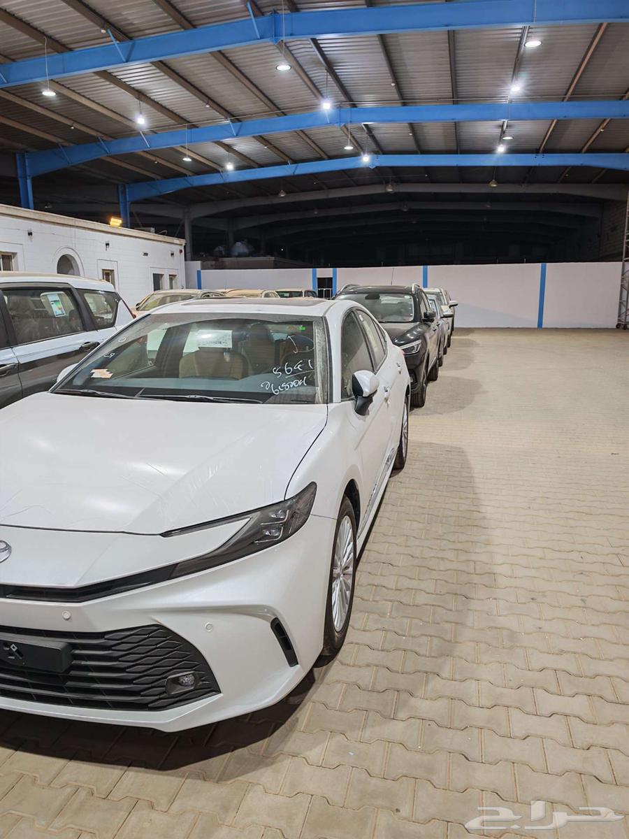 كامري 2025 LE بنزين وهايبرد للبيع كاش او تقسيط64215552276481112