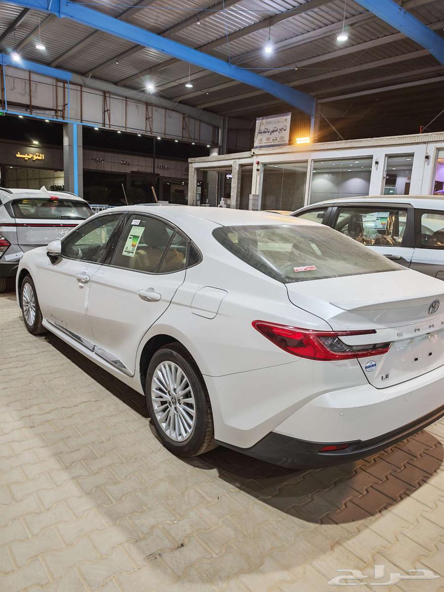 كامري 2025 LE بنزين وهايبرد للبيع كاش او تقسيط64215552276481111