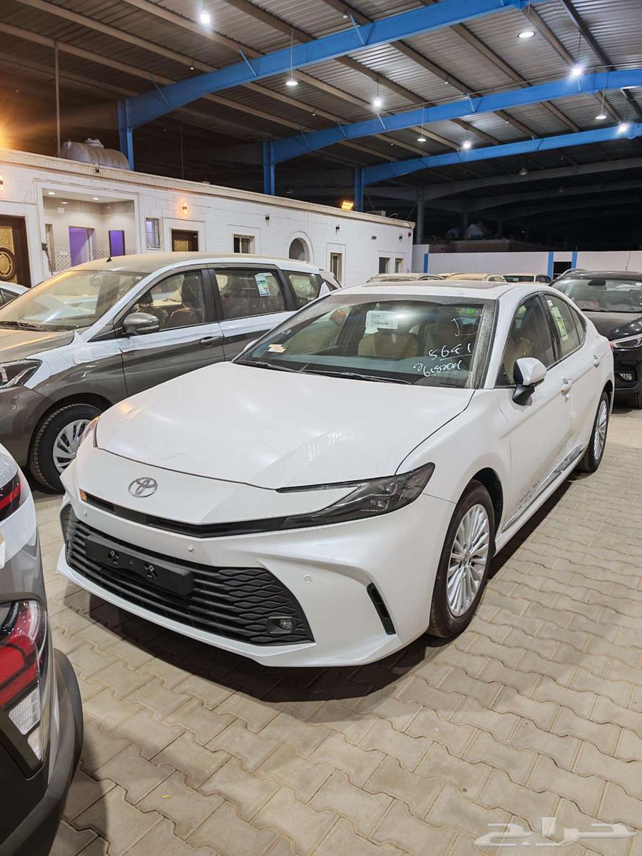 كامري 2025 LE بنزين وهايبرد للبيع كاش او تقسيط64215552276481110
