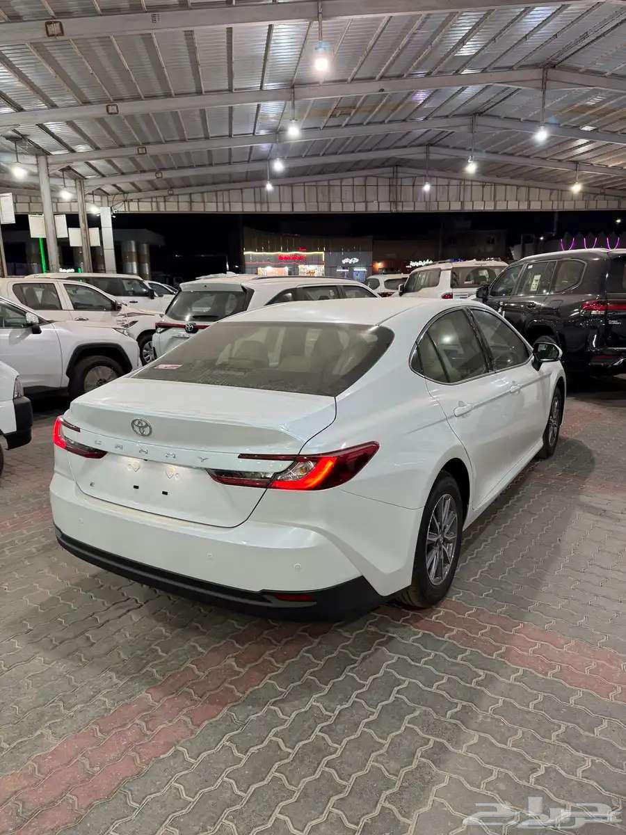 تويوتا كامري E بنزين 202564218356173699111