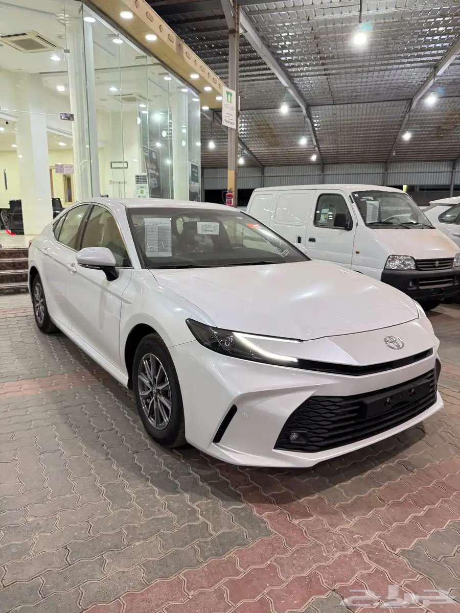 تويوتا كامري E بنزين 202564218356173699110