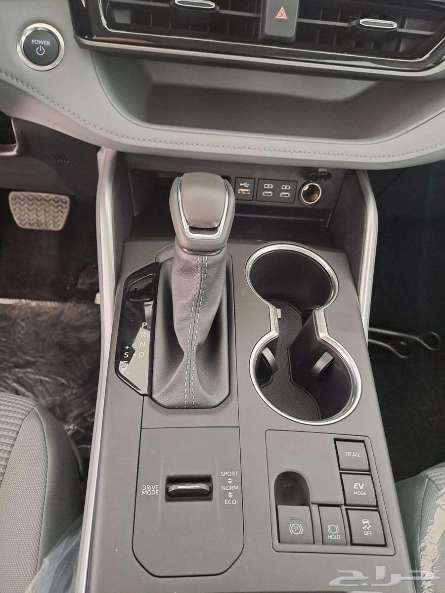 تويوتا هايلندر le ستاندر دبل 2025 ( لون فضي )64219580069891111