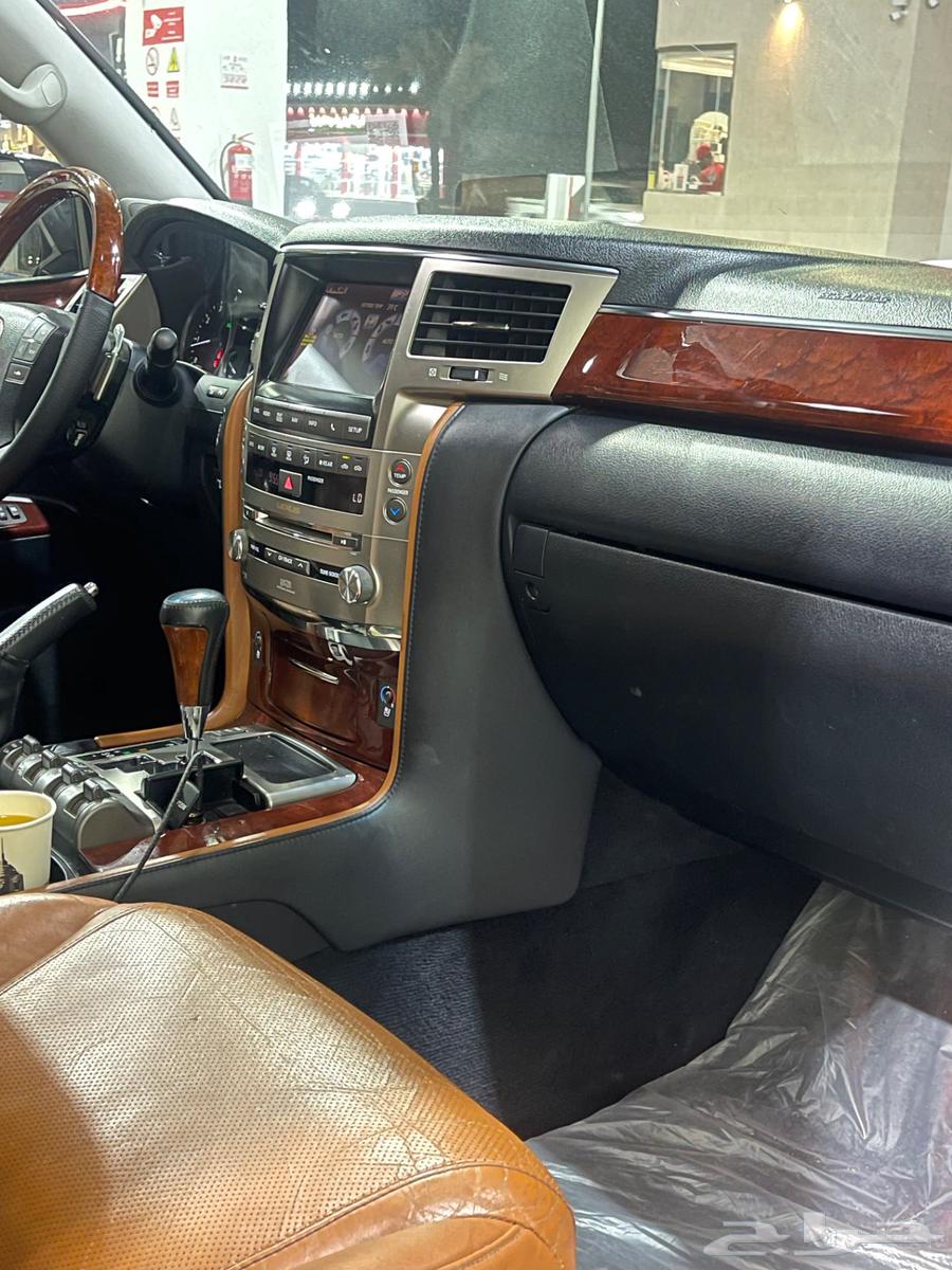 جيب لكزس 201364228153745026112