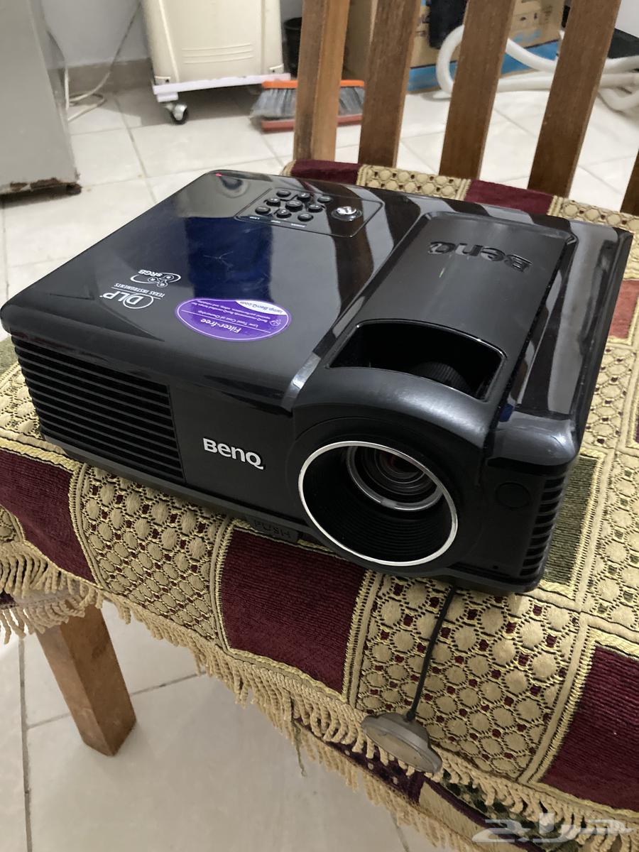 Benq projector for sale with screen63655520787841111