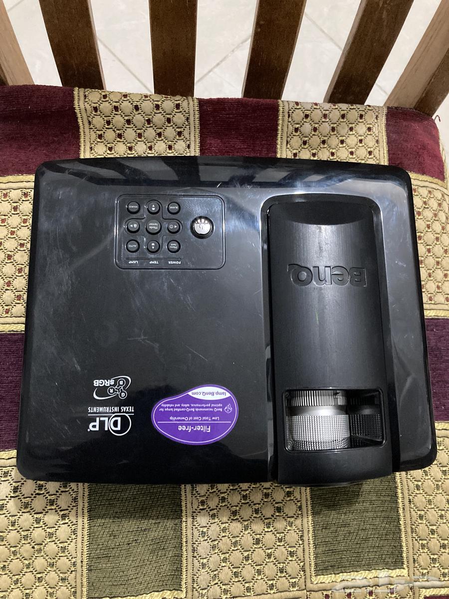 Benq projector for sale with screen63655520787841112