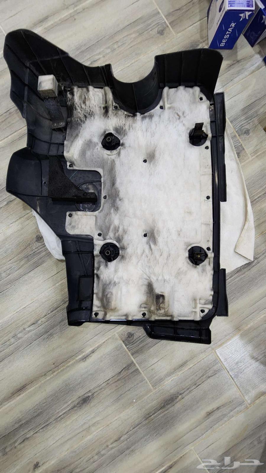 غطاء مكينة لكزيس 430 مكينة 3UZ عليه شعار تويوتا64222689266689111