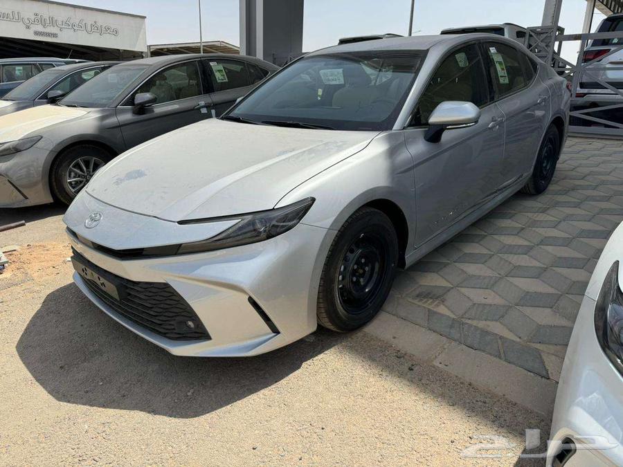 تويوتا كامري E خليجي ستاندر 2025 اصفار الساير64215808670979112