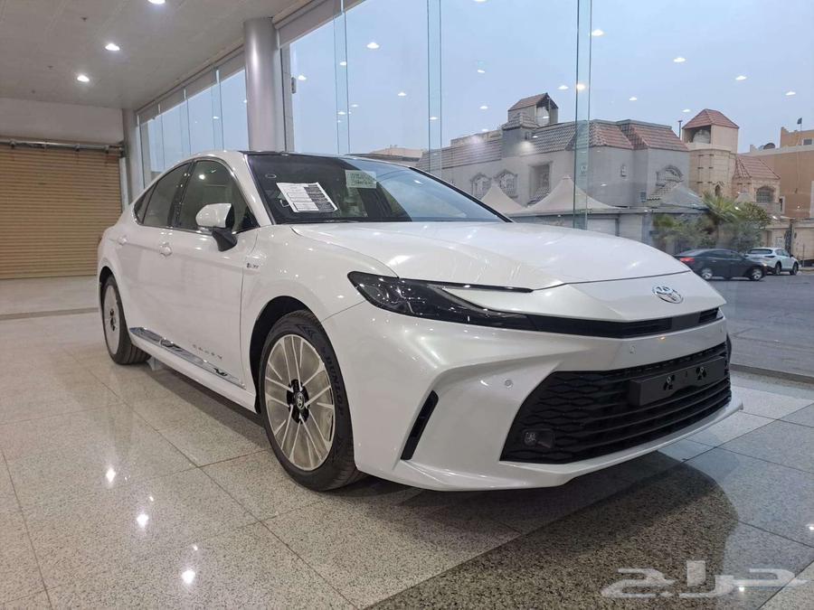 تويوتا كامري ال اي هايبرد (سقف بانوراما) 202564223749623937110