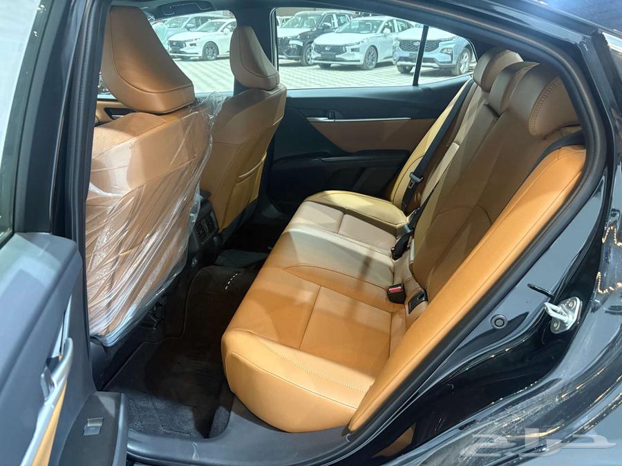 تويوتا كامري GLE قراندي 2025 - لون اسود - بانوراما64224799976449114