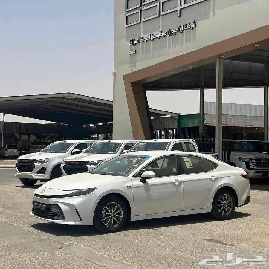 تويوتا كامري استاندر E هايبرد 202564218539461634114