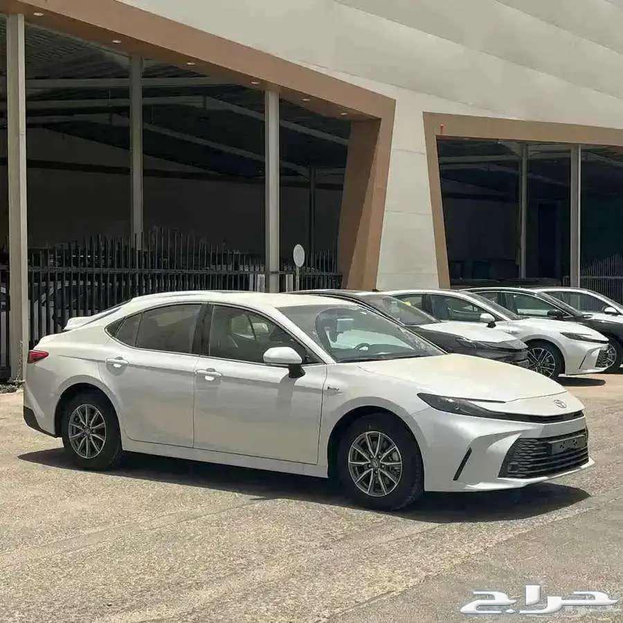 تويوتا كامري استاندر E هايبرد 202564218539461634113