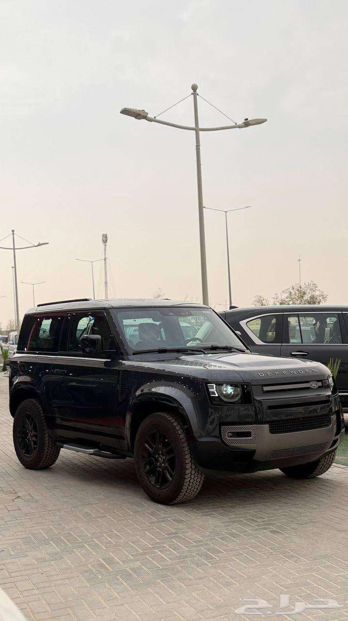 لاند روفر ديفندر SE90 2025 لدى الخضر للسيارات - خريص64240505708291111