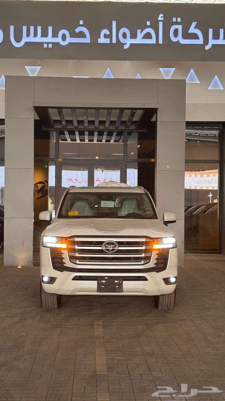 لاندكروزر GXR L4 ابيض لؤلؤي وارد عبداللطيف جميل64239487592962111