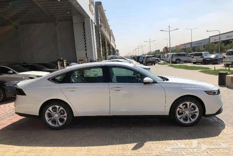 هوندا اكورد ستاندر 2025 اصفار64245438786305114