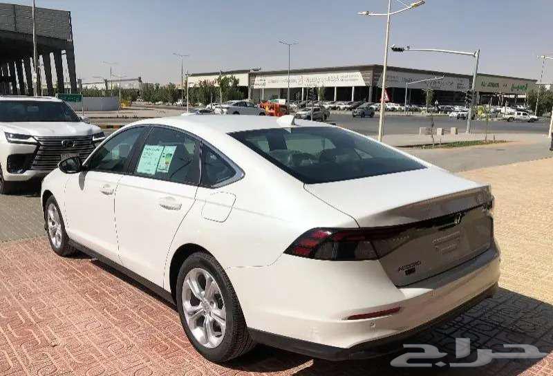 هوندا اكورد ستاندر 2025 اصفار64245438786305111