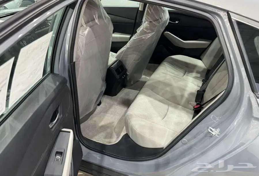 هوندا اكورد ستاندر 2025 اصفار64245438786305112