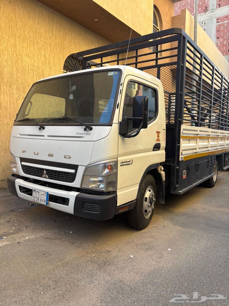 شاحنه متسوبيشي ( فوزو) ياباني 202264251202240385110