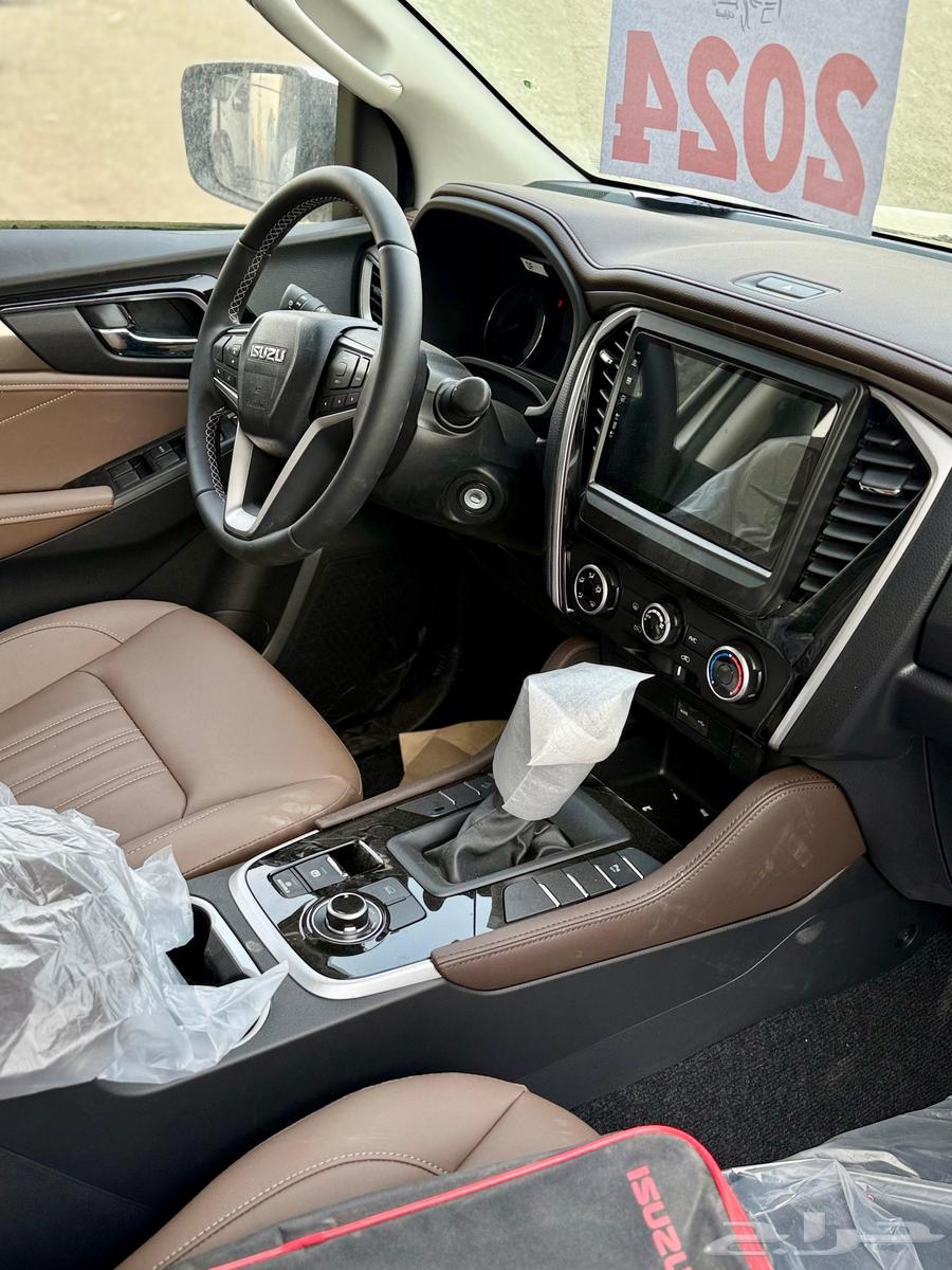 Isuzu MUX Full Option Double 2024 Model Without Opening64233888743170114
