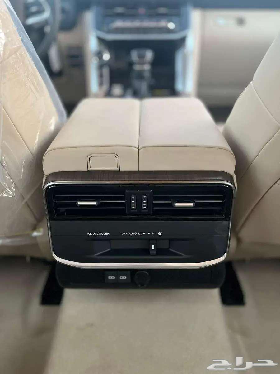 تويوتا لاندكروزر GXR 4 بنزين 202564235115864067112