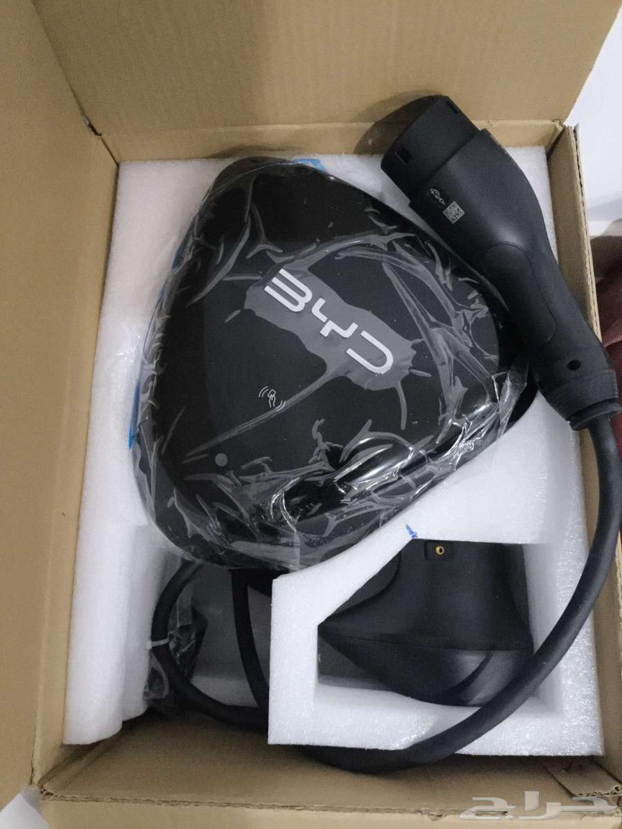 للبيع شاحن جداري BYD الأصلي (7 كيلو واط)   وكالة64242960937219110