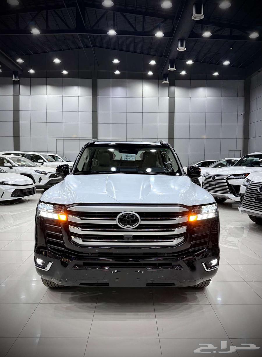 تويوتا لاندكروزر ( GXR 4 ) بنزين صادرة عليها لوحات 202564248399210370110