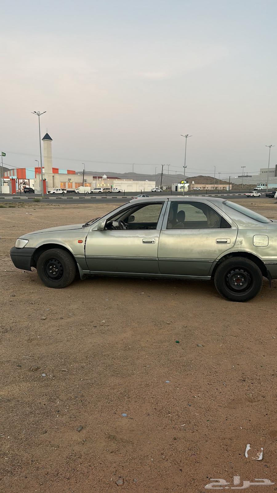 تويوتا كامري موديل 200164256719143938111