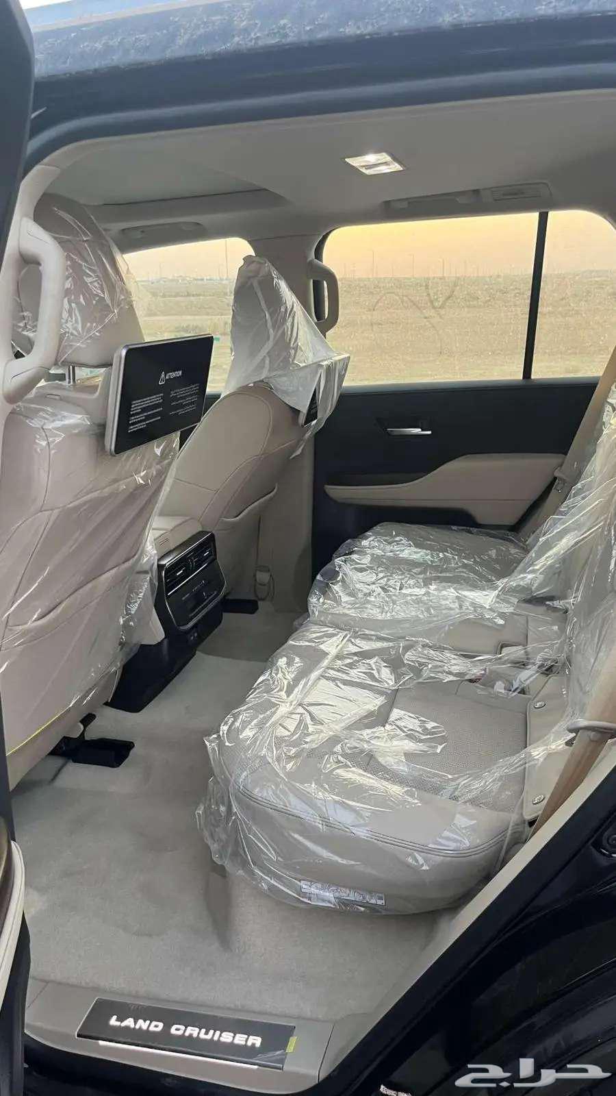 تويوتا لاندكروزر GXR 4 بنزين 202564235115864067111