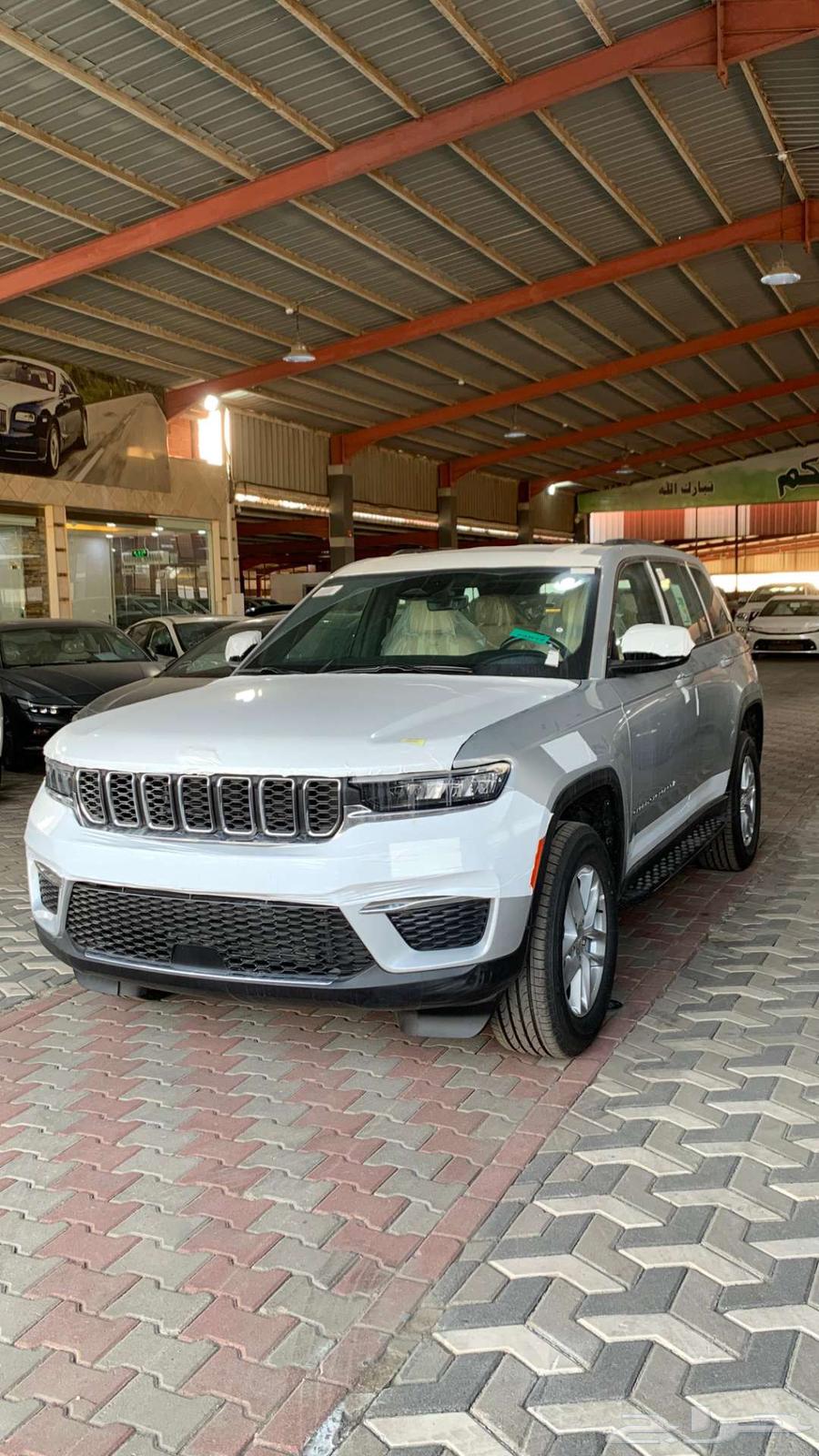 جيب جراند شيروكي لاريدو 2025 لدى الخضر للسيارات64238968218498114