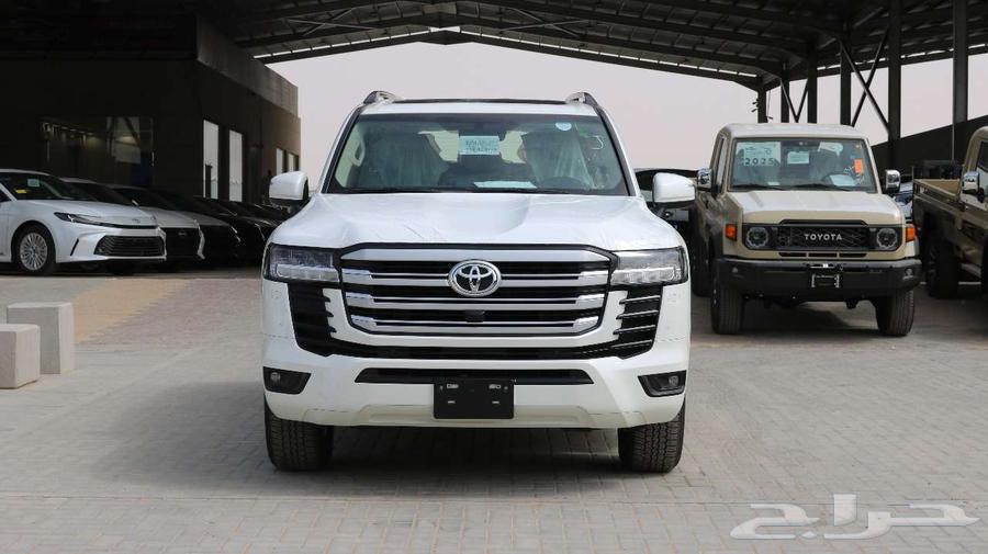 Toyota Land Cruiser GXR2 2025 Available in All Variants (Cash & Installments)64250525023491112