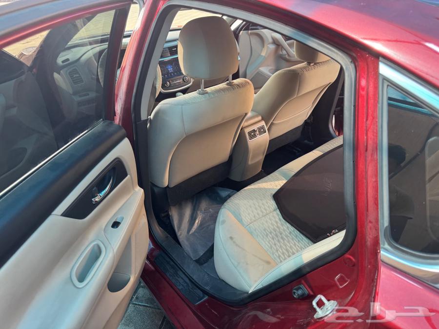 نيسان التيما نص فل مثبت سرعة جنوط السيارة نظيييفة ومستخدمة64246413560834111